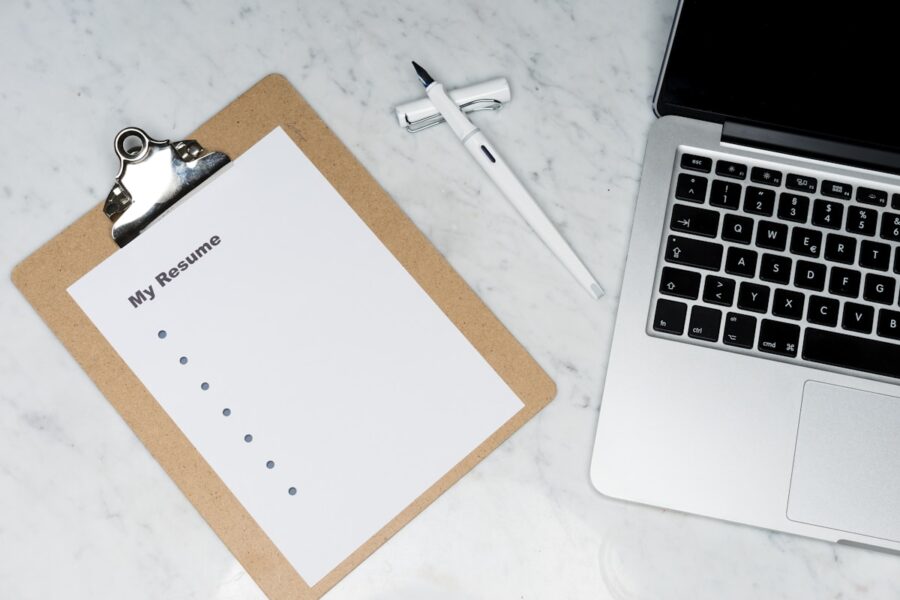 Why Business Cards Should Be Unlaminated